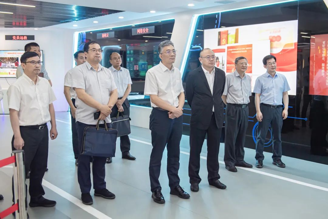 福建信管局一行到福建廣電網(wǎng)絡(luò)、中廣電移動(dòng)福建分公司調(diào)研廣電5G建設(shè)工作