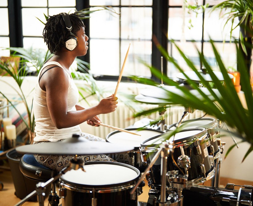 Roland 和 V-MODA 合作推出 VMH-D1 電鼓專用頭戴耳機 Roland 和 V-MODA 合作推出 VMH-D1 電鼓專用頭戴耳機