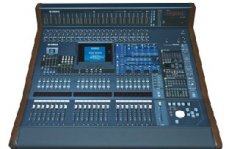 YAMAHA DM2000VCM 24+1推子數(shù)字調(diào)音臺